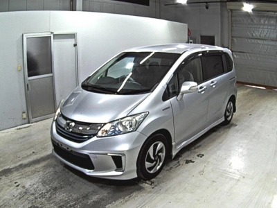 HONDA FREED HYBRID