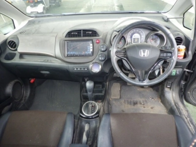 HONDA FIT SHUTTLE HYBRID