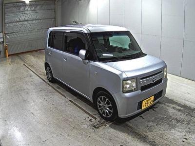 TOYOTA PIXIS SPACE