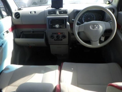 TOYOTA PIXIS SPACE