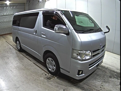 TOYOTA REGIUS VAN