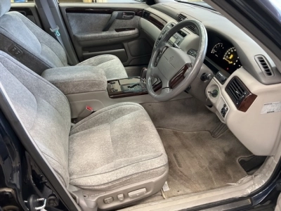 TOYOTA CROWN MAJESTA