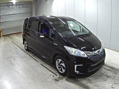 HONDA FREED HYBRID