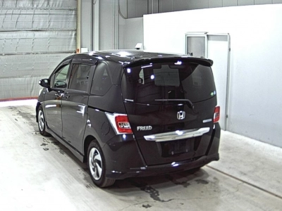HONDA FREED HYBRID
