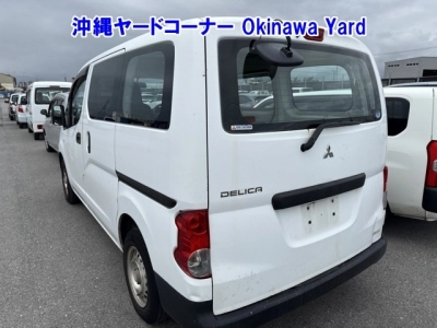 MITSUBISHI DELICA WAGON