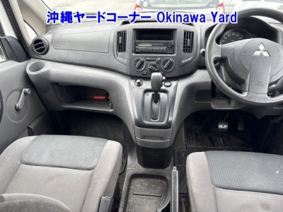 MITSUBISHI DELICA WAGON