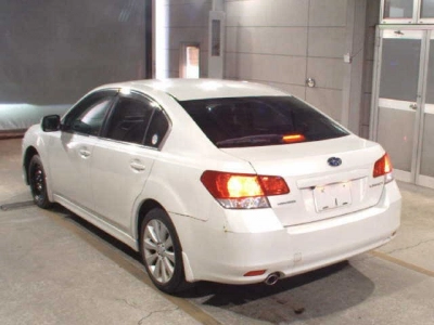 SUBARU LEGACY B4