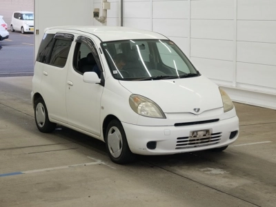 TOYOTA FUN CARGO