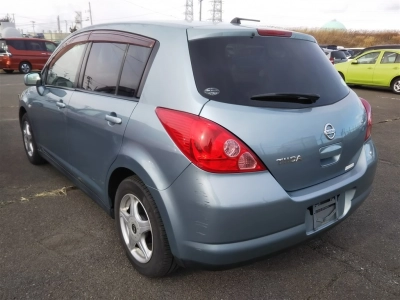 NISSAN TIIDA