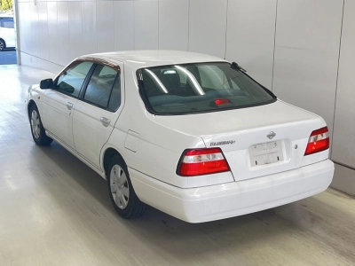 NISSAN BLUEBIRD