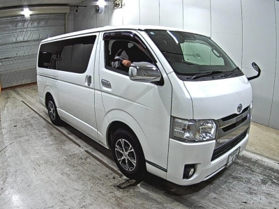 TOYOTA REGIUS VAN