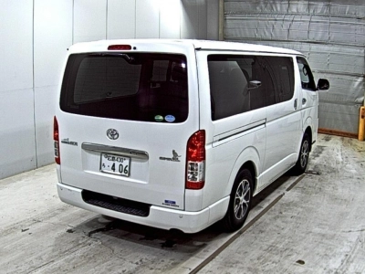 TOYOTA REGIUS VAN