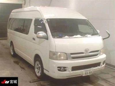 TOYOTA HIACE VAN