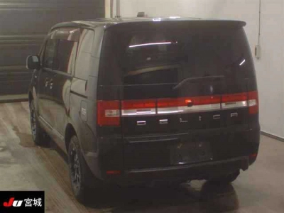 MITSUBISHI DELICA D:5