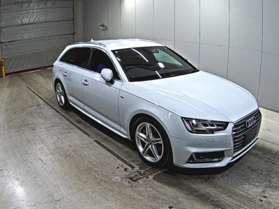 AUDI A4 AVANTE