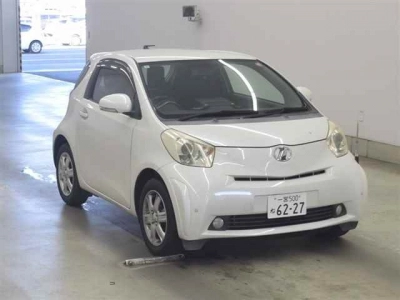 TOYOTA IQ