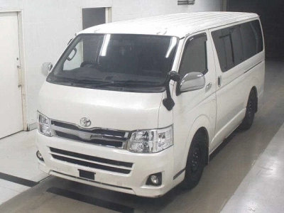TOYOTA REGIUS ACE
