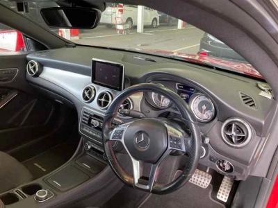 MERCEDES BENZ CLA