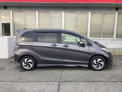 HONDA FREED HYBRID