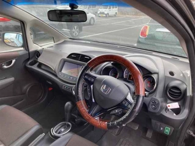 HONDA FIT SHUTTLE HYBRID