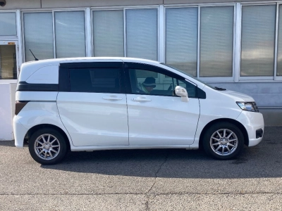 HONDA FREED SPIKE