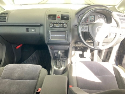 VOLKSWAGEN GOLF TOURAN