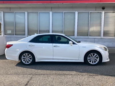 TOYOTA CROWN HYBRID