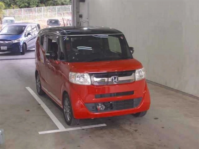HONDA N-BOX SLASH