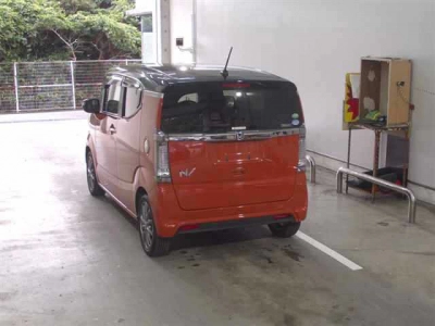 HONDA N-BOX SLASH