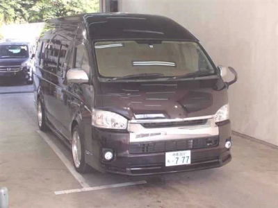 TOYOTA HIACE COMMUTER