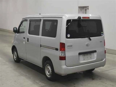 TOYOTA LITE ACE VAN