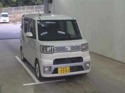 DAIHATSU WAKE