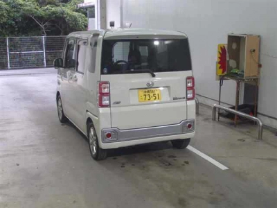DAIHATSU WAKE