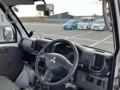 MITSUBISHI MINICAB TRUCK