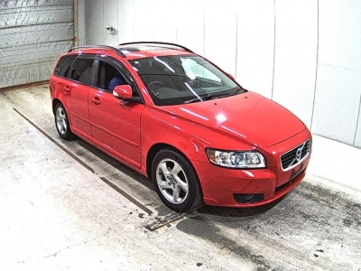 VOLVO V50