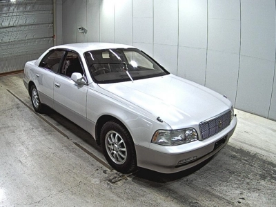 TOYOTA CROWN MAJESTA