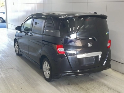 HONDA FREED SPIKE