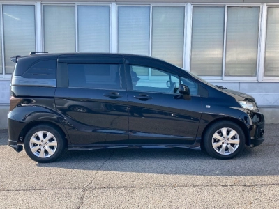 HONDA FREED SPIKE