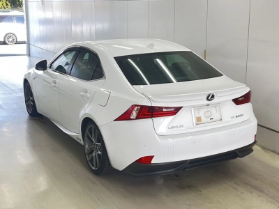 LEXUS IS