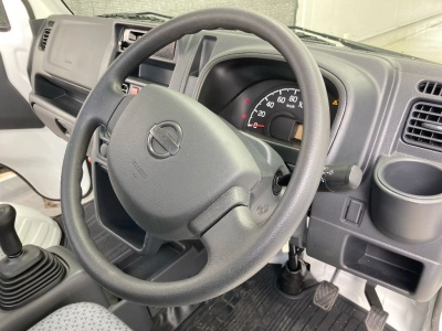 NISSAN NT100 CLIPPER