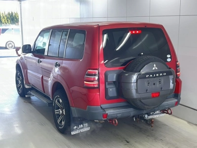 MITSUBISHI PAJERO