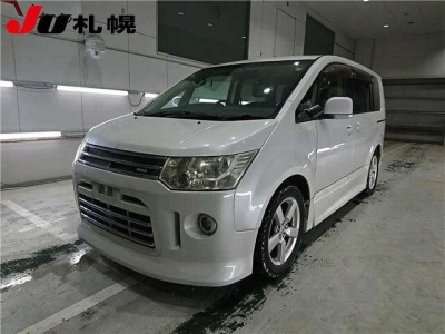 MITSUBISHI DELICA D:5