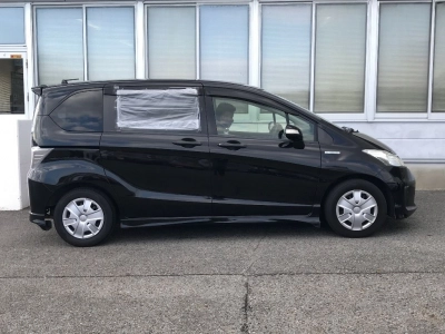 HONDA FREED HYBRID
