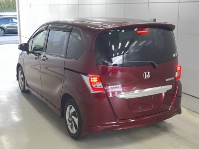 HONDA FREED HYBRID
