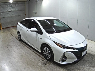 TOYOTA PRIUS PHV