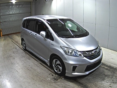 HONDA FREED HYBRID