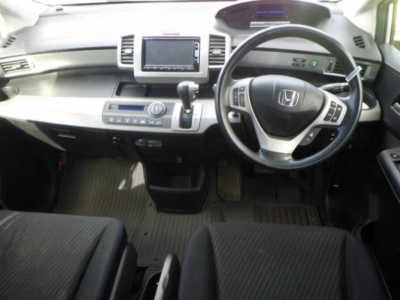 HONDA FREED HYBRID