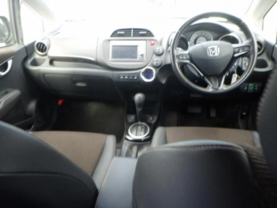 HONDA FIT SHUTTLE HYBRID