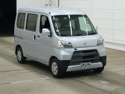 TOYOTA PIXIS VAN