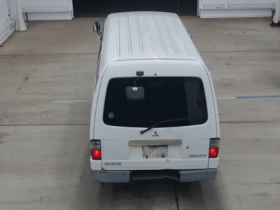 MITSUBISHI DELICA WAGON